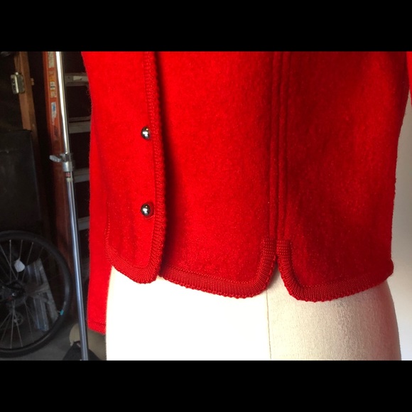 Red jacket - Picture 4 of 6